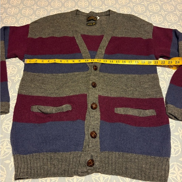 Vintage Eddie Bauer 100% wool cardigan - Picture 7 of 8